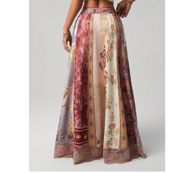 Elegant Floral Patchwork Maxi Skirt - Picture 3 of 7